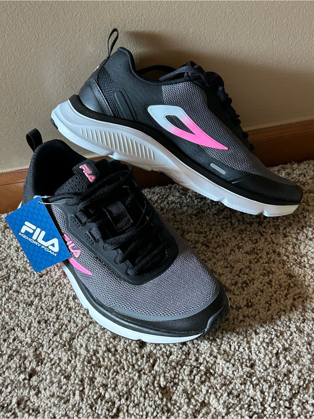 Fila Trexler Women’s Gray and Pink Athletic Memory Foam Running Shoes size 8.5